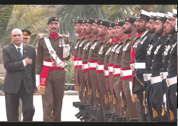 President Zardari receives guard of honour at President House