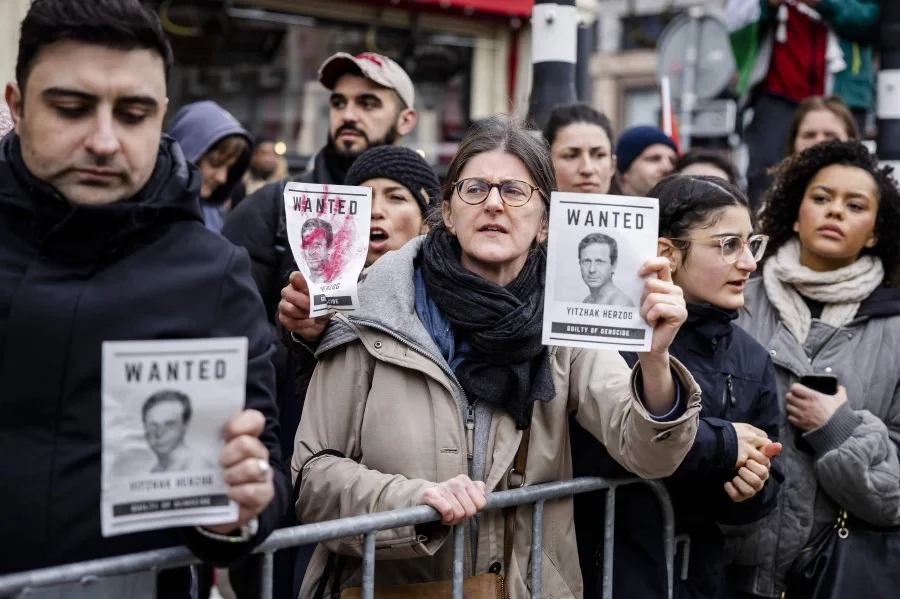 Protests as Israel president at Dutch Holocaust Museum opening