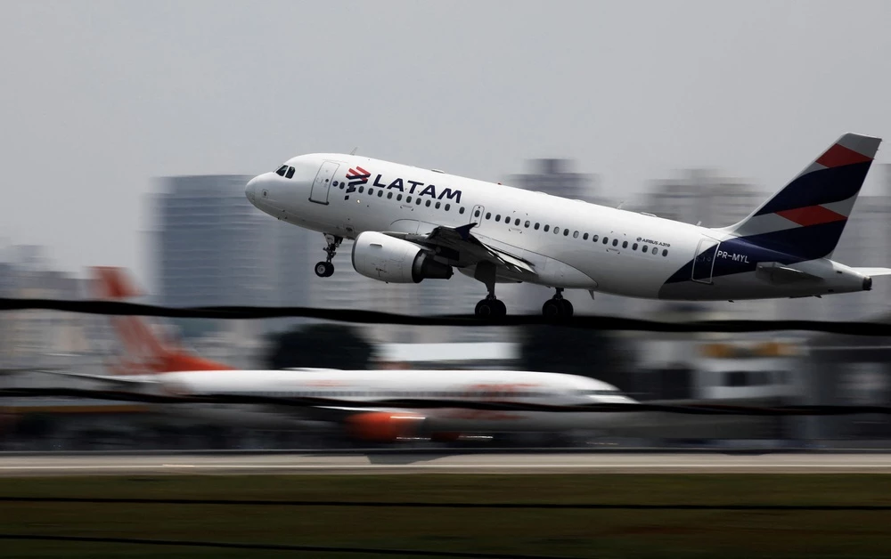 12 hospitalised after technical problem on LATAM flight