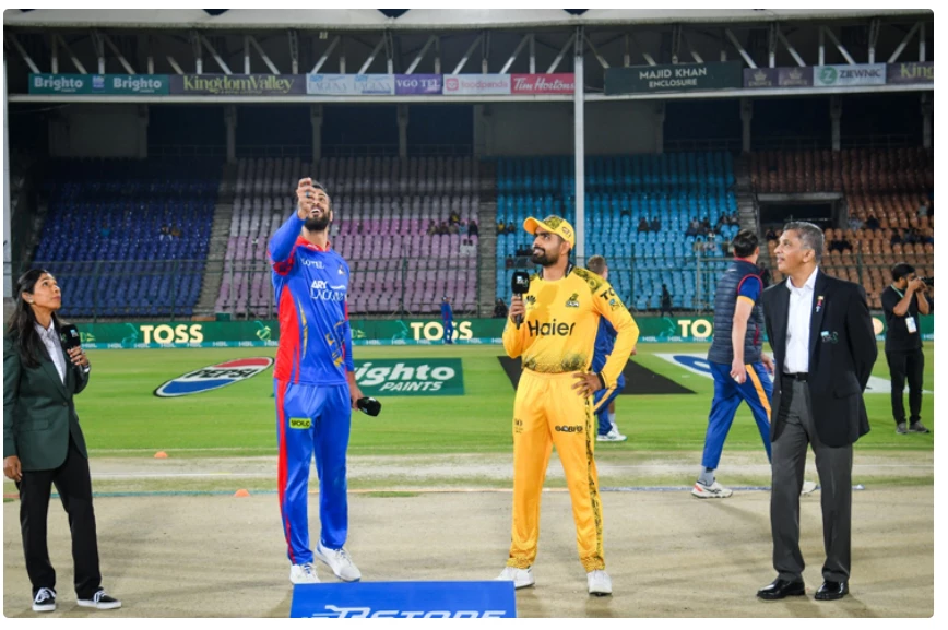 Peshawar Zalmi will bat first after wining toss against Karachi Kings