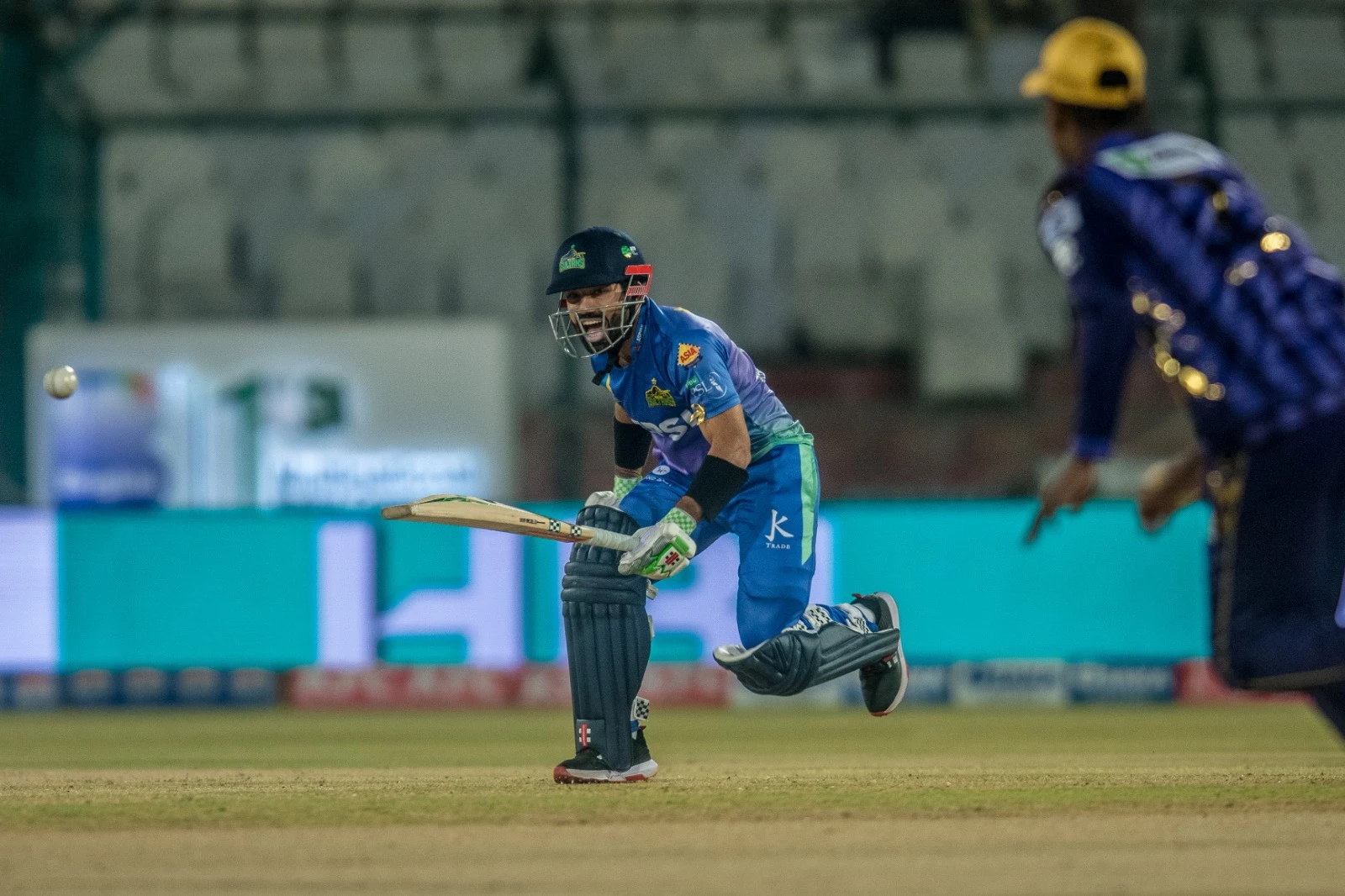 Multan crush Quetta to set Qualifier clash with Peshawar