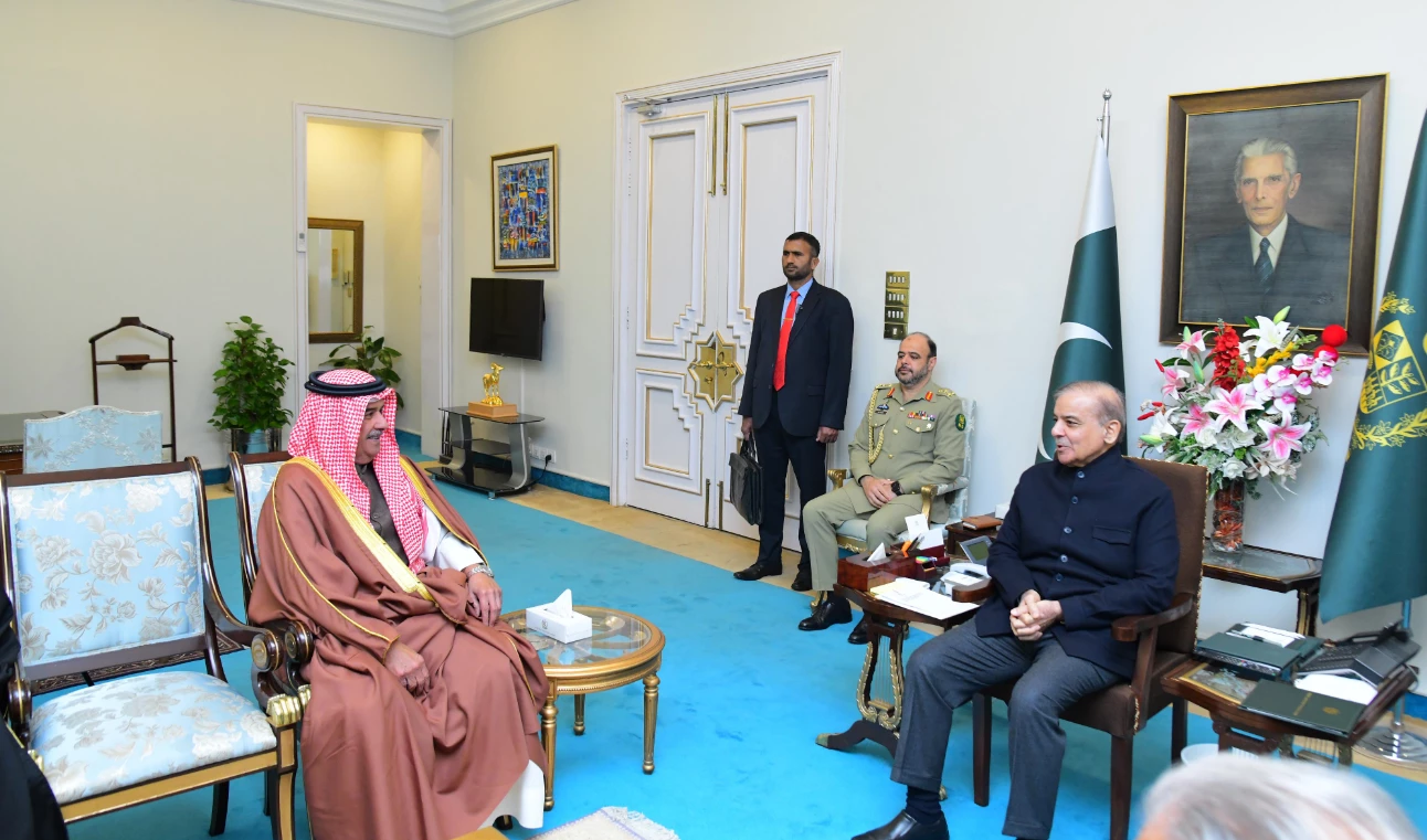 Bahrain National Guard commander calls on PM