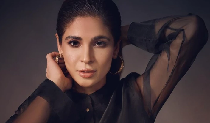 Brave Ayesha Omar finally underwent critical collarbone surgery