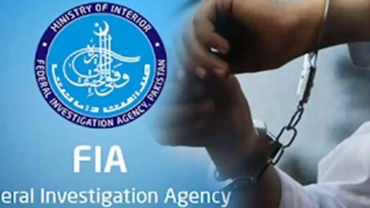 FIA Karachi arrest 3 passengers for travelling on fake documents