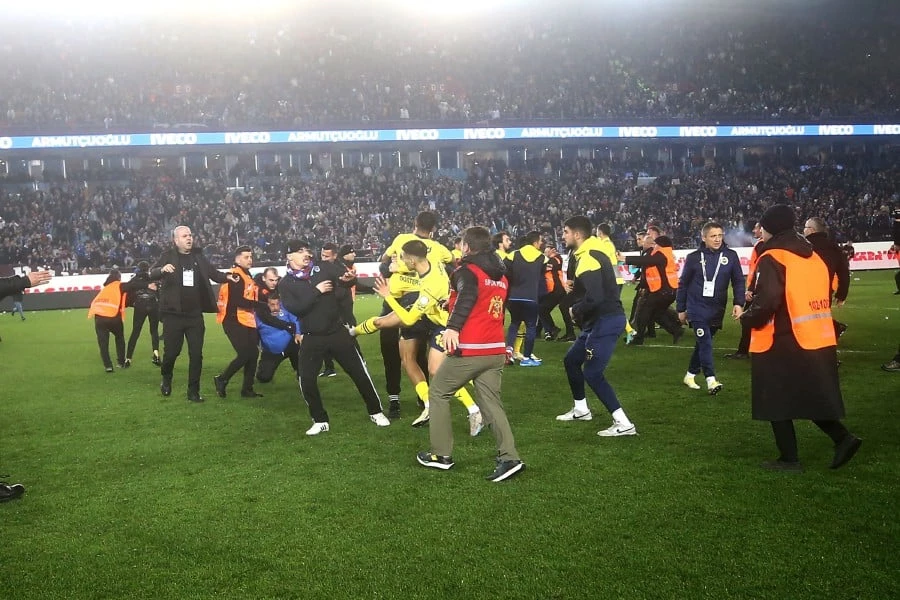 Violence erupts between players and fans after match in Turkey