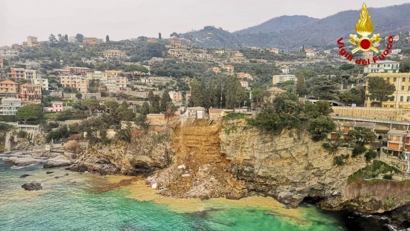 Sea of coffins sounds alarm over work-related accidents in Italy