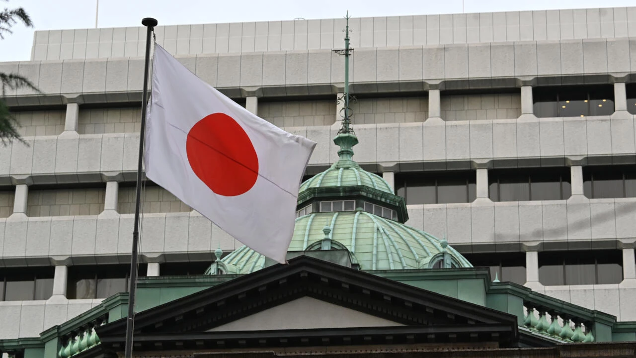 Yen drops, stocks mixed as Japan hikes rates at last