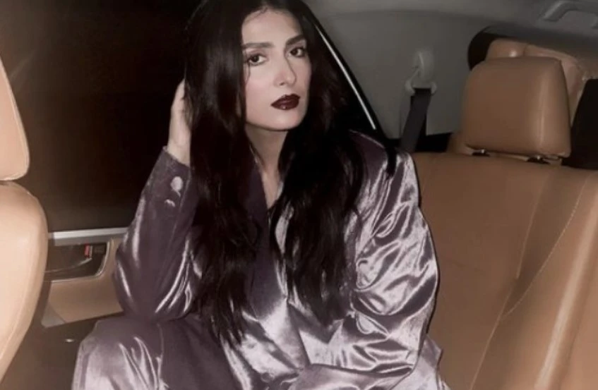 Ayeza Khan nails boss lady look with confidence and style