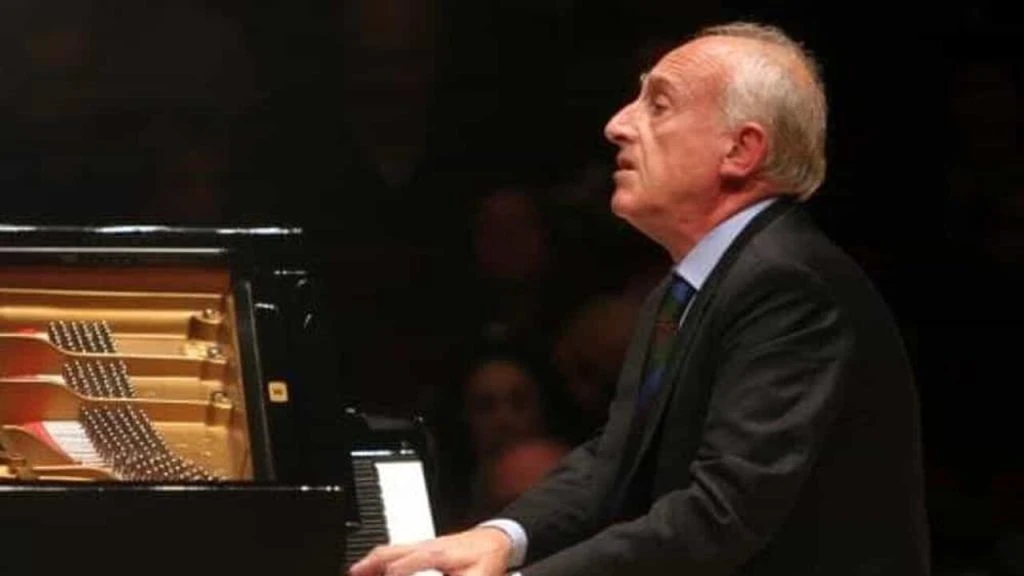 Italian pianist Maurizio Pollini dies at 82