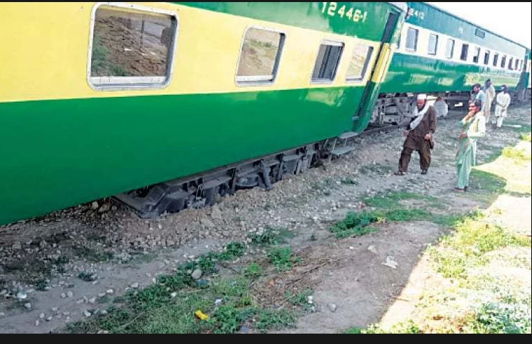 Two bogies of passenger train derail at Kotri