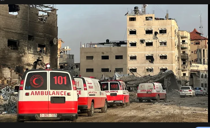 Israel tanks surround Gaza's Nasser Hospital