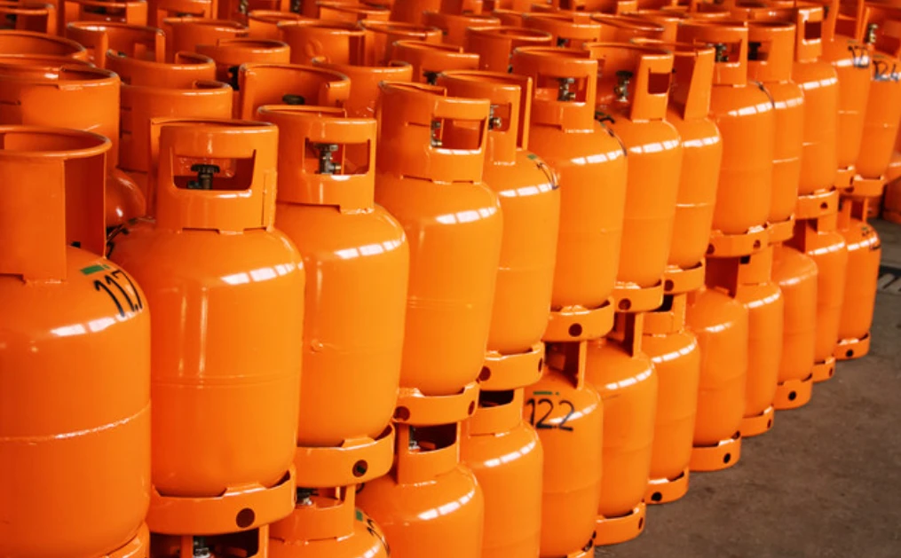 Ogra announces Rs6.45 per kg cut in LPG price