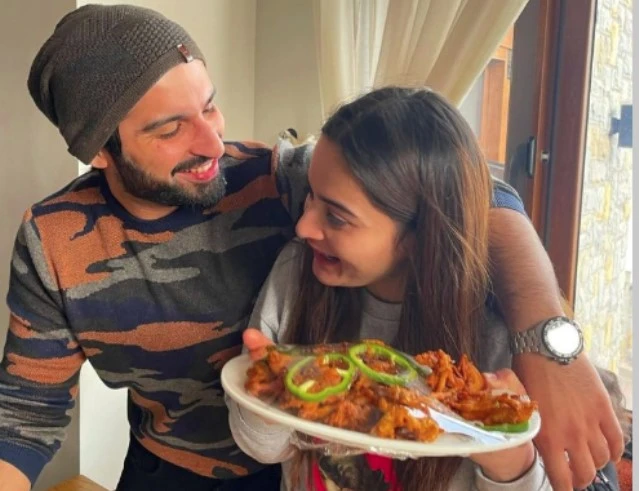 Fans in awe as Aiman and Muneeb prepare Iftar together