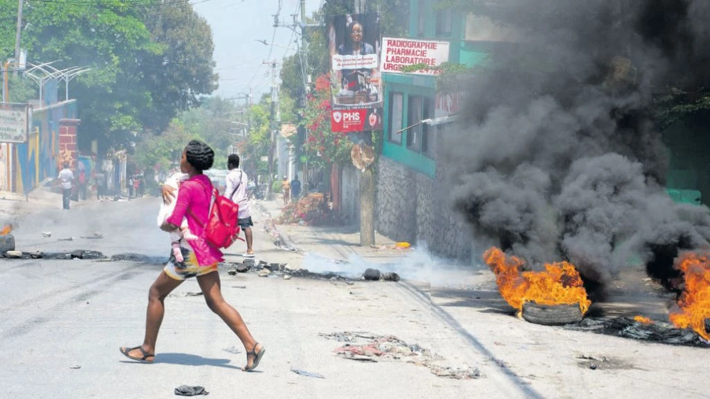 Mexico evacuates 34 citizens from violence-hit Haiti