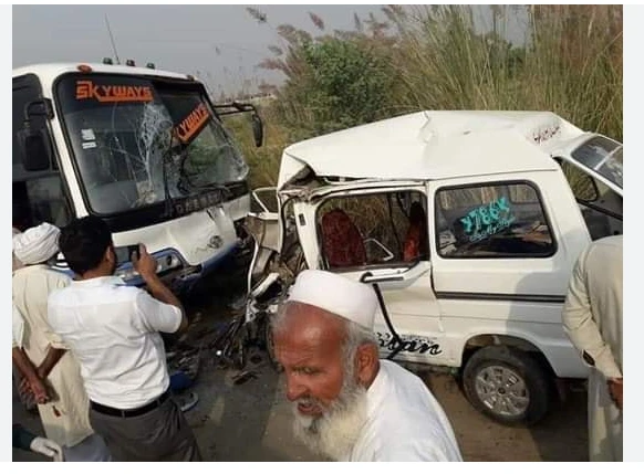 11 students injured in Kot Addu road accident