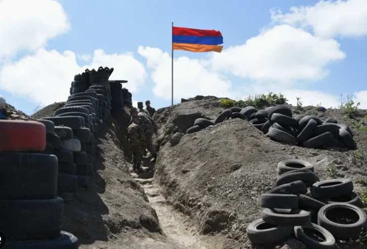 Armenia, Azerbaijan trade accusations of border shootouts