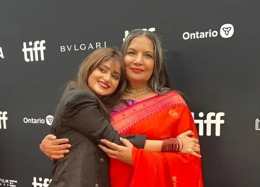 Sajal Aly pens heartfelt note to Bollywood star Shabana Azmi