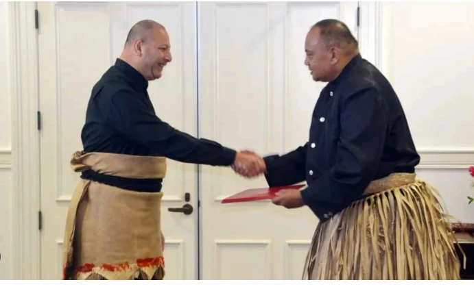 Top Tonga ministers resign as King wields power