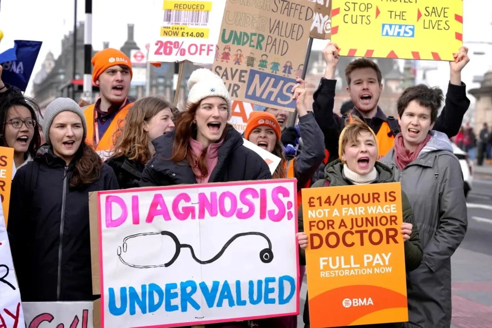 Senior doctors in England accept pay offer after unprecedented strikes