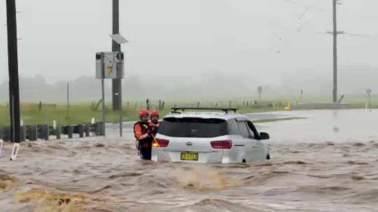 Hundreds rescued after flooding in Australia