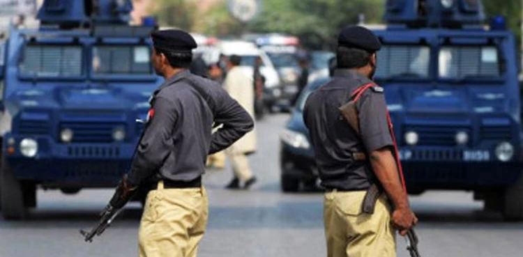 Karachi police recovered two hostages, arrested five kidnappers