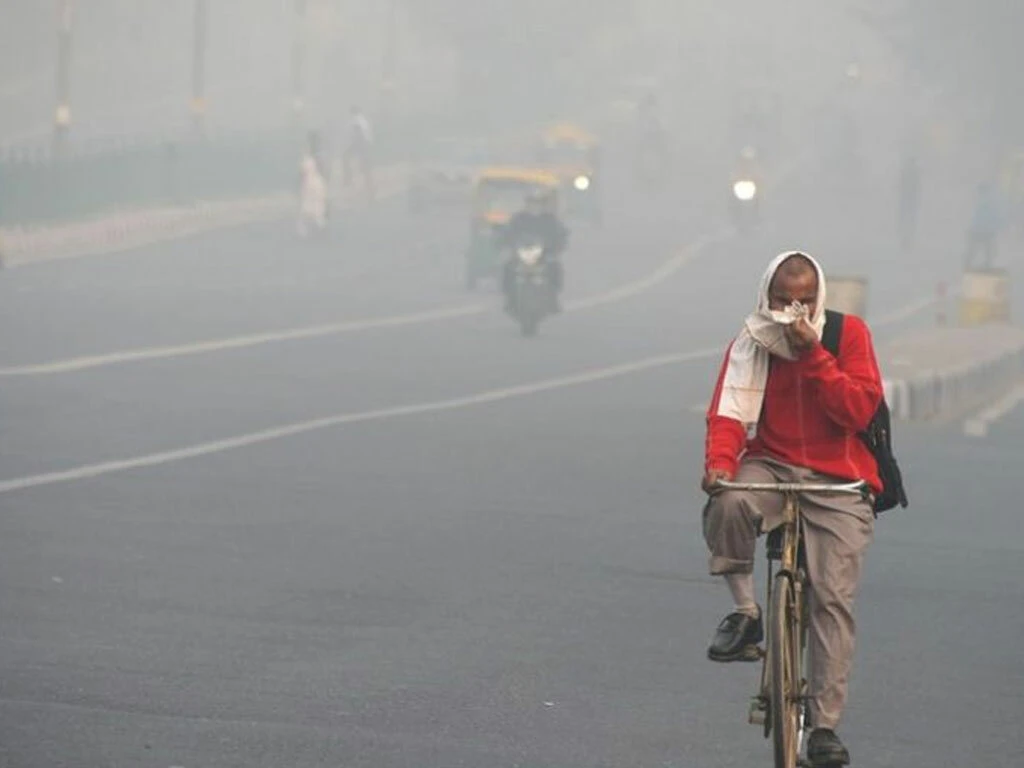 Lahore ranks third in global air quality index with AQI score of 186