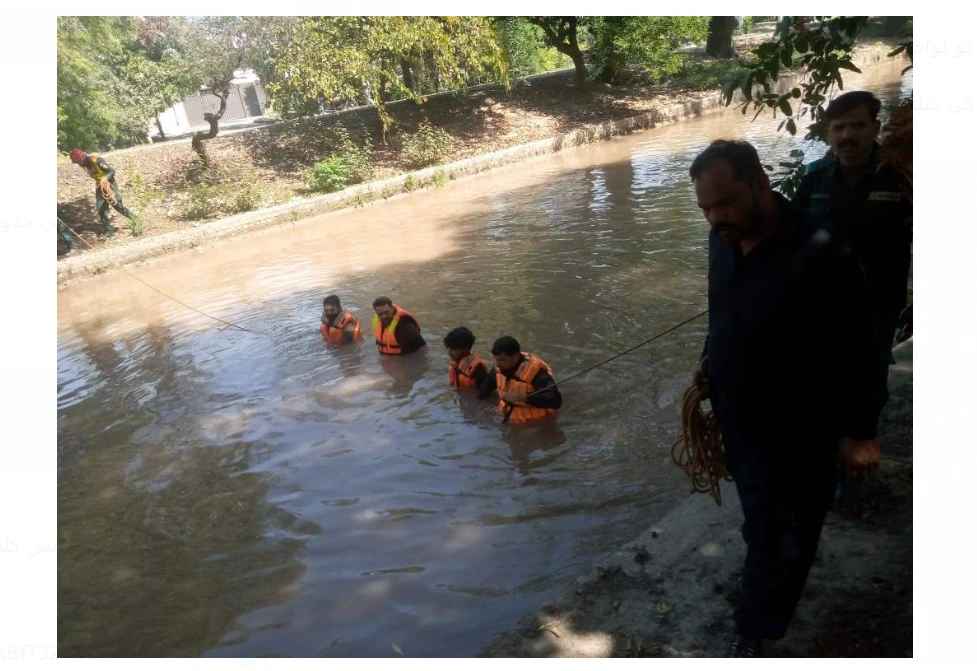 Woman commits suicide by jumping into Lahore Canal