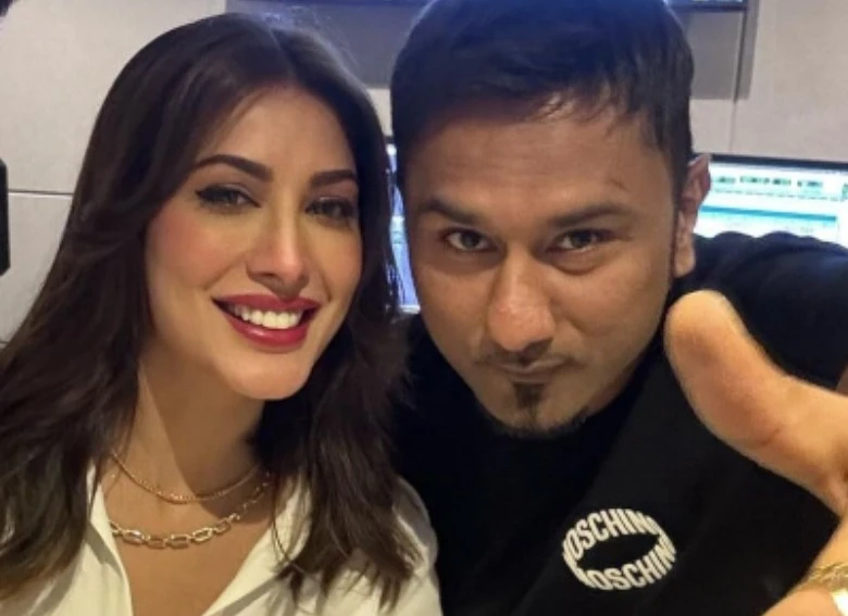 Mehwish Hayat gushes over working with Yo Yo Honey Singh