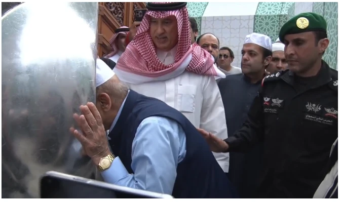 PM Shehbaz performs Umrah, offers Nawafil inside Holy Kaaba