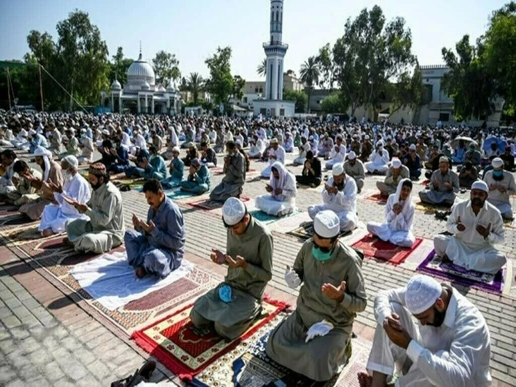 Muslim ummah observes Eid-ul-Fitr with religious enthusiasm