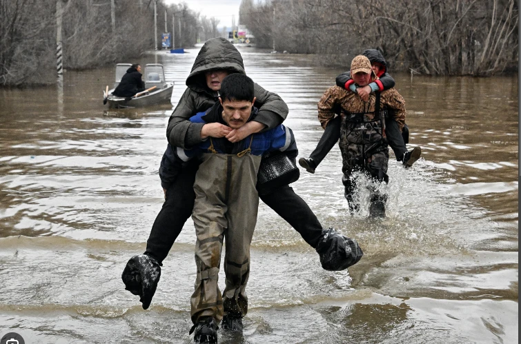 Russia says flood situation 'difficult' as more rivers burst