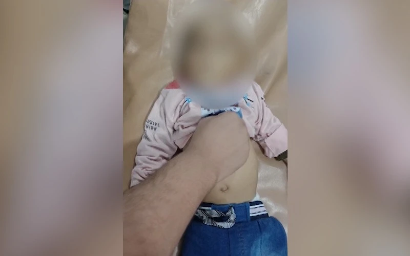 Child dies after slipping out of father’s hands from 2nd floor in Faisalabad's shopping mall