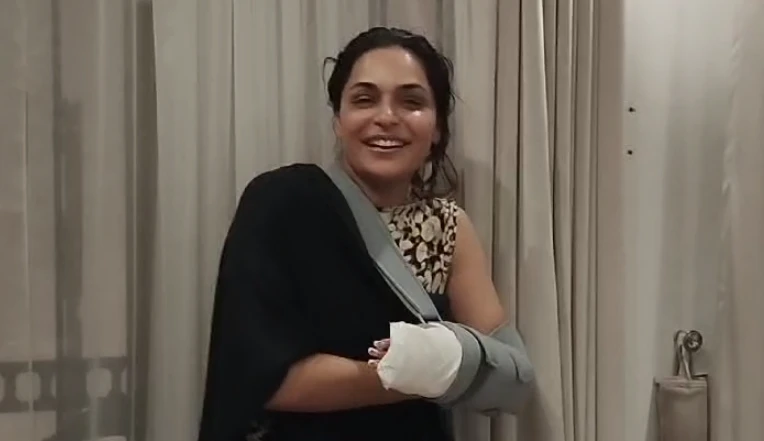 Famous Lollywood actress Meera suffers fractured arm during film shoot