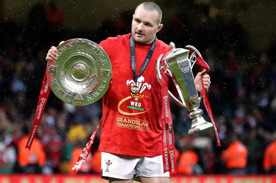 Wales hooker announces retirement after persistent back injury