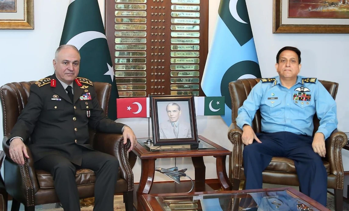 General Metin Gürak calls on PAF chief