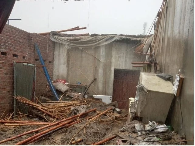 Five die in roof, wall collapse incidents in Punjab cities