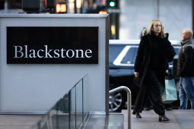 Blackstone makes rival $1.5 bn bid for troubled Hipgnosis