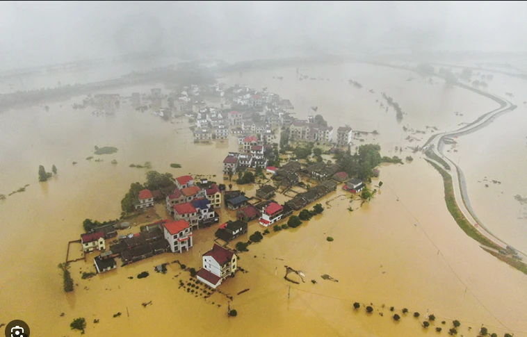 'Once a century' floods to hit southern China