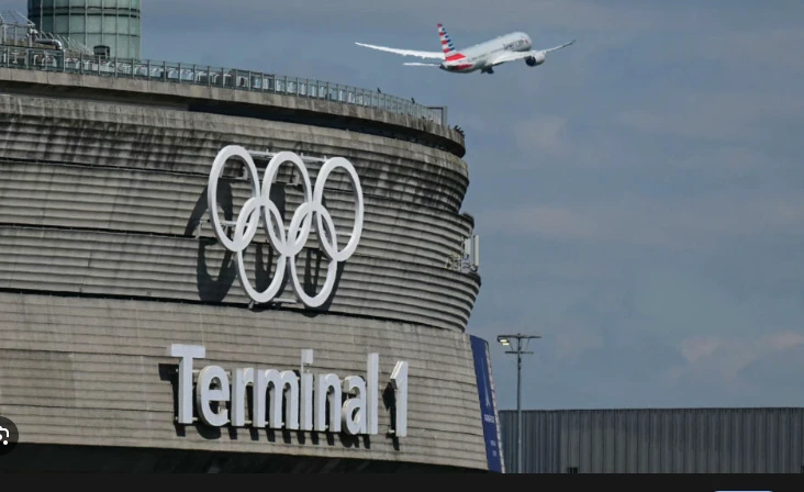 French air traffic controller strike threatens flight chaos