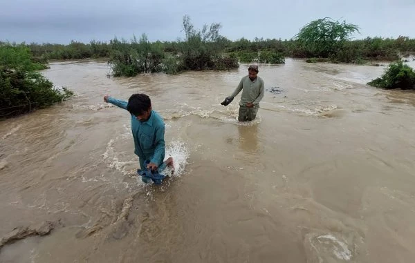 Rain fury triggers floods in Balochistan cities, causes extensive damage