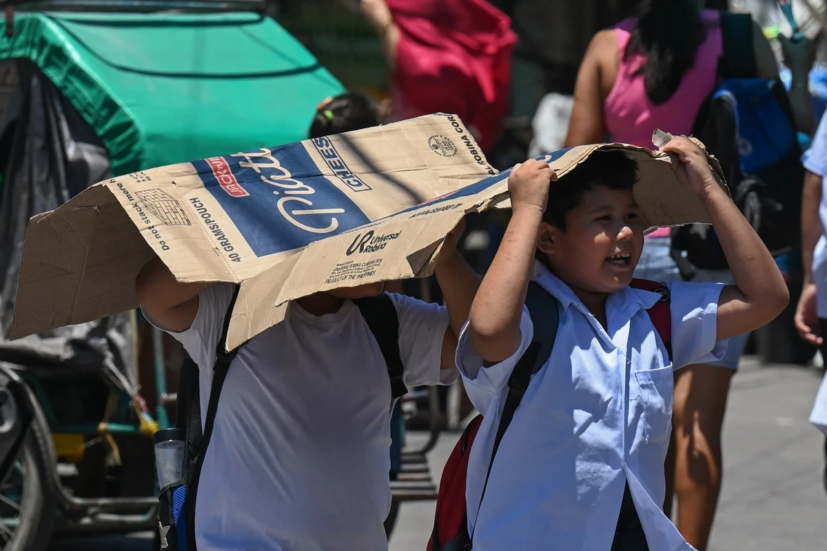  Philippines suspends in-person school classes due to heat, jeepney strike