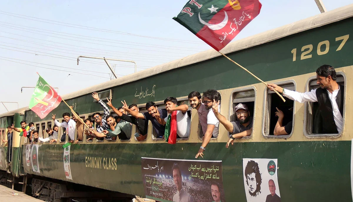 PTI’s train march reaches Hyderabad