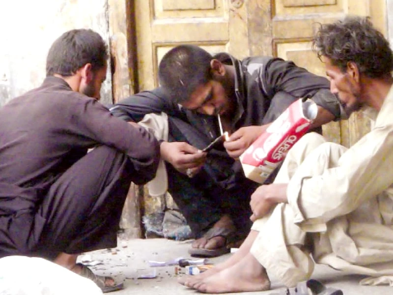 Drug addicts stab fellow junkie to death with blades in Lahore