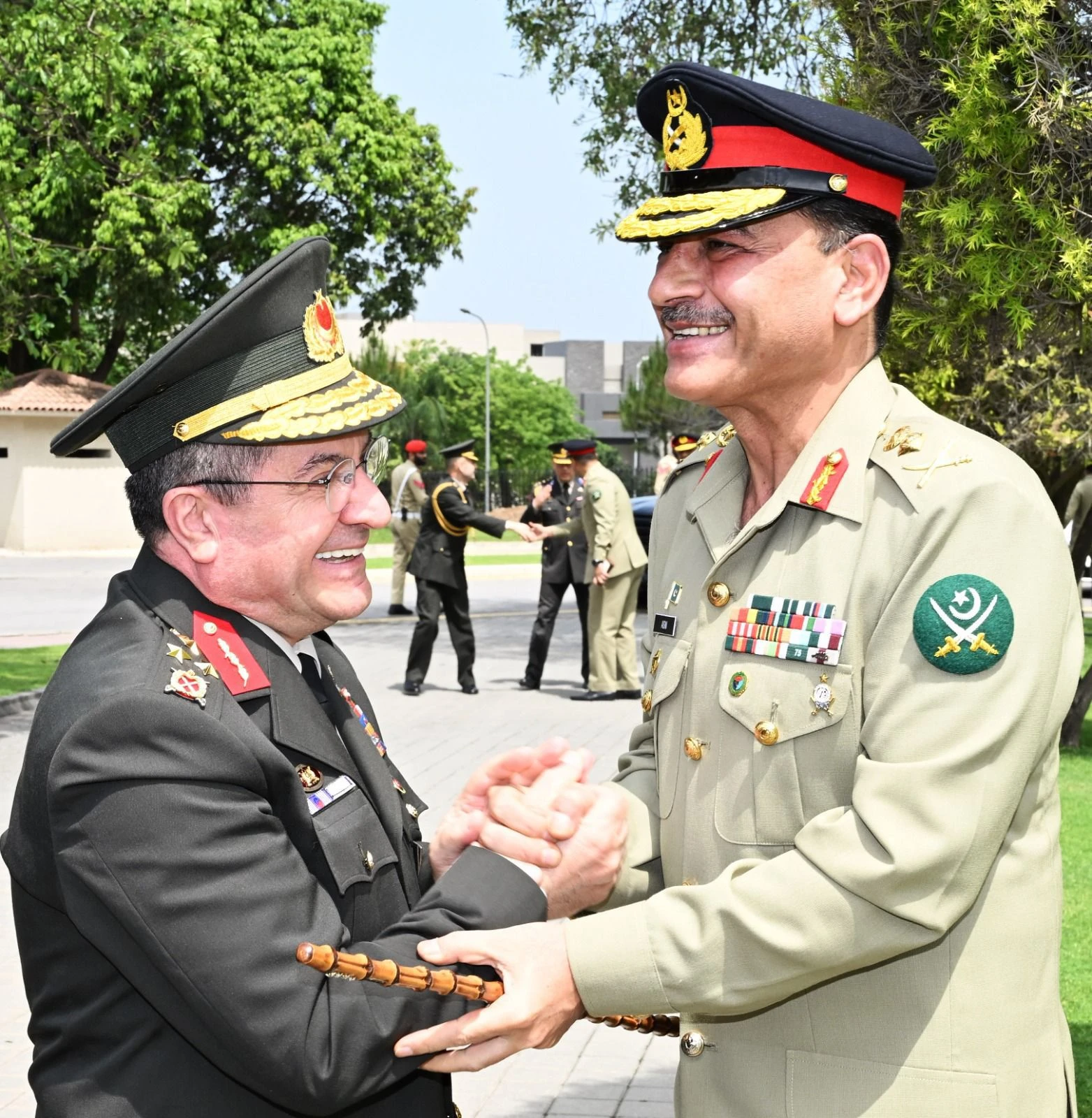 General Selcuk Bayraktaroglu calls on  Gen Asim Munir at GHQ