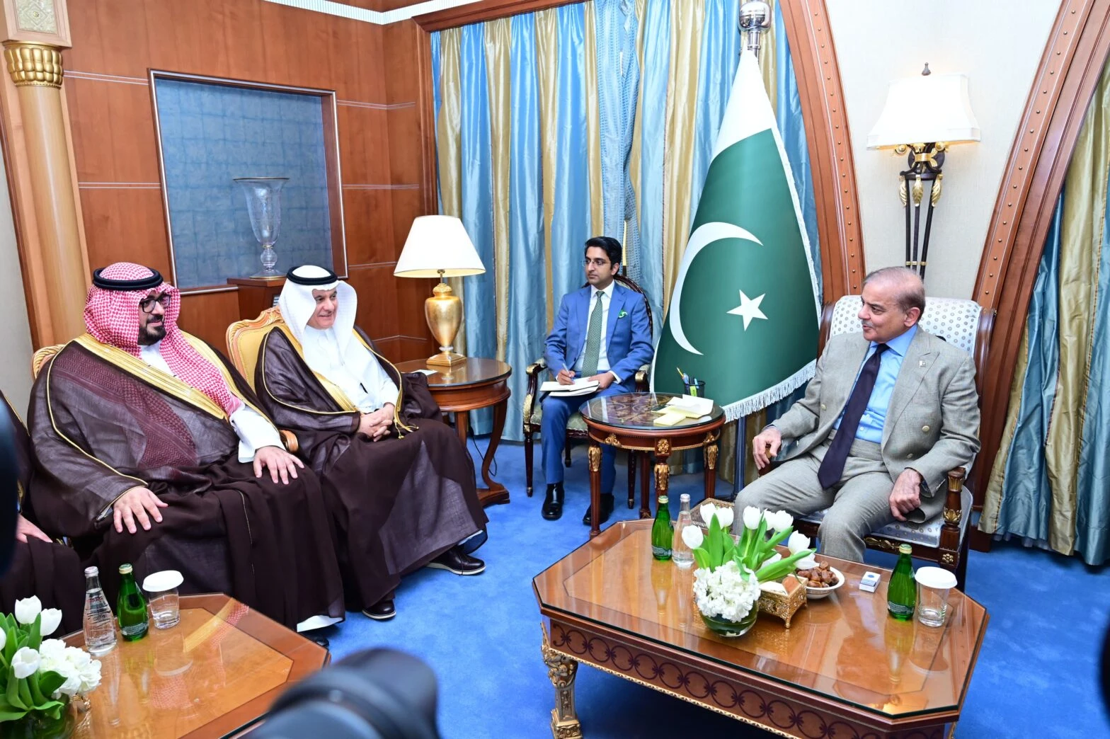 PM, Saudi minsters discuss avenues of bilateral cooperation