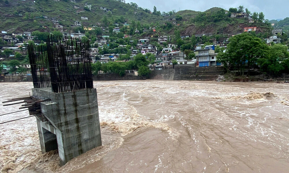 At least 143 killed in Pakistan's unusually heavy April rains