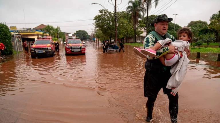 Floods in southern Brazil kill 57, force 70,000 from homes