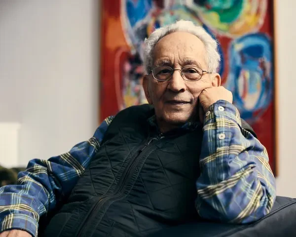 Frank Stella, leading American artist, dies at 87: reports