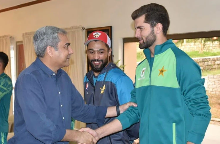 Chairman PCB Naqvi motivates players of national cricket team