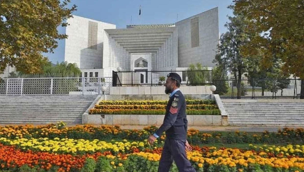 Faizabad sit-in inquiry report submitted to SC, case hearing tomorrow